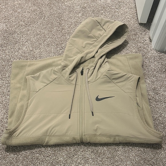 Nike Other - Nike Golf Hooded Vest